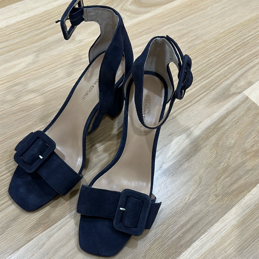 Banana Republic suede buckle block heels! - Picture 1 of 5